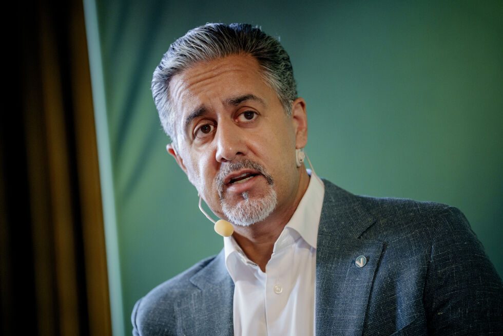 Venstre nestleder Abid Raja fikk landsmøtet med seg på å begrense hvor man skal kunne bosette flyktninger.
 Foto: Stian Lysberg Solum / NTB