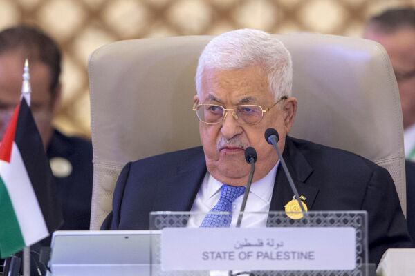 Paris tar tilbake æresmedalje fra den palestinske presidenten