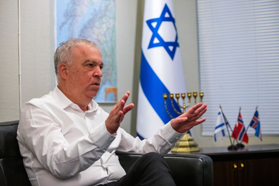 Israels ambassadør Avi Nir-Feldklein på den israelske ambassaden i Oslo, sier han tror mange i Norge ikke forstår realiteten.
 Foto: Emilie Holtet / NTB