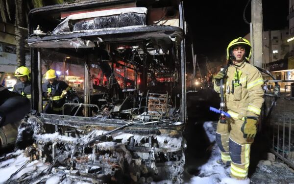 130 raketter mot Tel Aviv