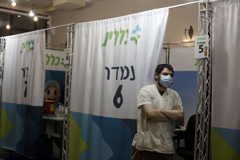 Israelere har nå fått tilbud om boostere i tillegg til to vaksinasjoner. En ny bestemmelse sier likevel at utlendinger kan få innreise uten boostere.
 Foto: Ap