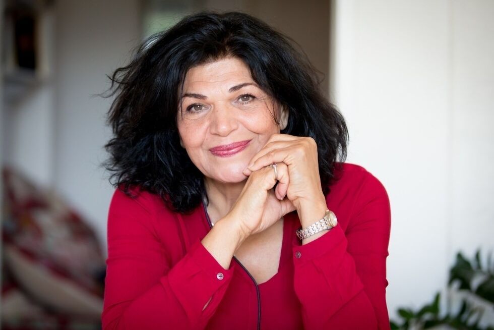 FØLGER MED FRA NORGE: – Vi er millioner av iranere som bor i forskjellige land, og vi følger med utenfra, med hjertet i halsen, sier Lily Bandehy.
 Foto: Privat