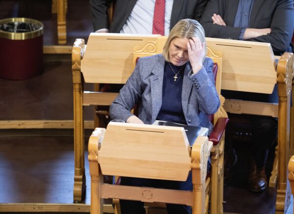 Solberg setter hardt mot hardt – har tillit til Listhaug
