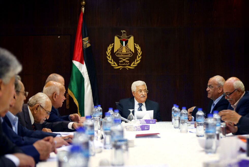 PLO: Styringskomiteen, ledet av palestinernes president Mahmoud Abbas, diskuterer å trekke tilbake anerkjennelsen fra 1988 av at Israel har rett til å fortsette å eksistere. Foto: AP / NTB Scanpix