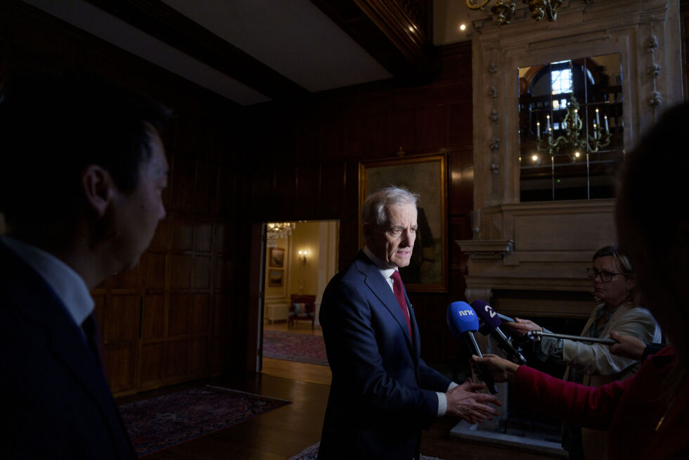 Statsminister Jonas Gahr Støre (Ap) møtte norsk presse ved den norske ambassaden i London etter toppmøtet.
 Foto: Javad Parsa / NTB