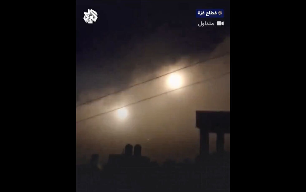 Bildet skal vise israelske angrep på Rafah 7. mai.
 Foto: Skjermdump: X