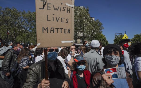 Over 25.000 demonstrerer i Frankrike mot rettsavgjørelse etter drap på jødisk kvinne