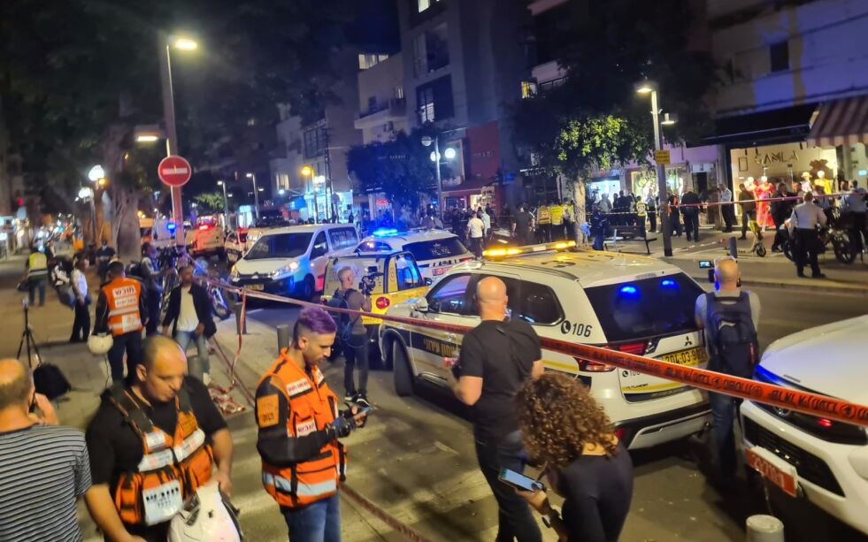 Terrorangrepet som førte til to døde og tolv sårede så langt ble gjennomført i en av de travleste gatene i Tel Aviv.
 Foto: Nadav Goldstein/TPS
