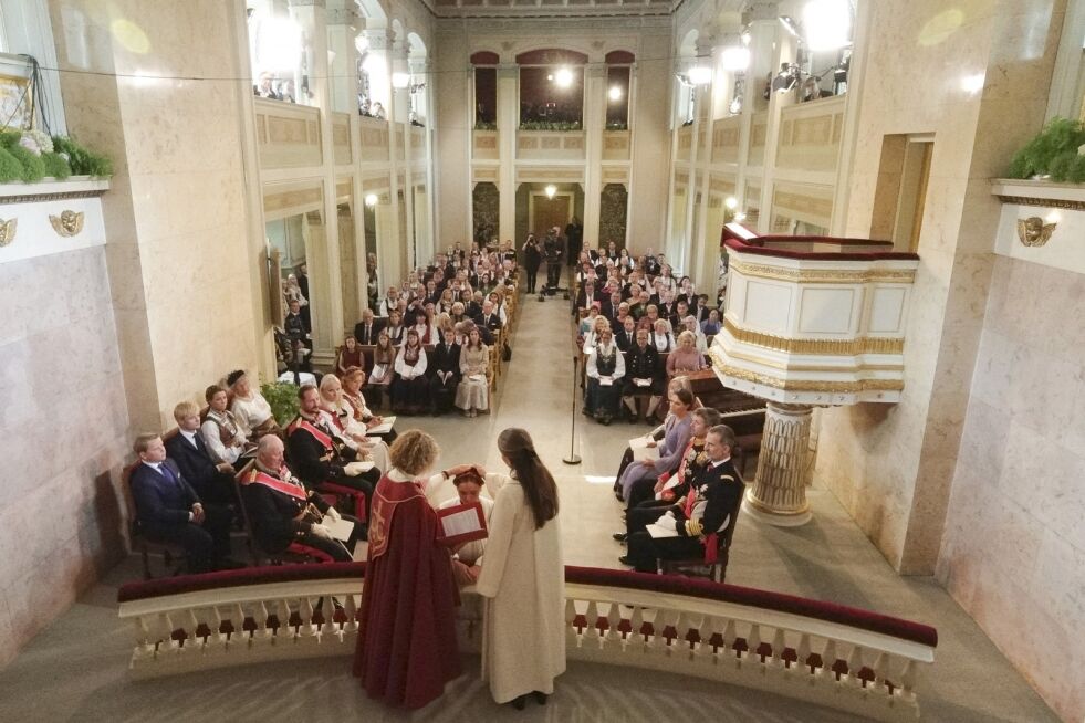 Prinsesse Ingrid Alexandra ble lørdag konfirmert i Slottskapellet. Prinsessen kan bli Norges første kvinnelige regent på 600 år. Foto: Jon Eeg / NTB scanpix