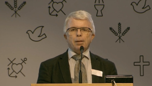 – Ikke snevre inn kirkens rom