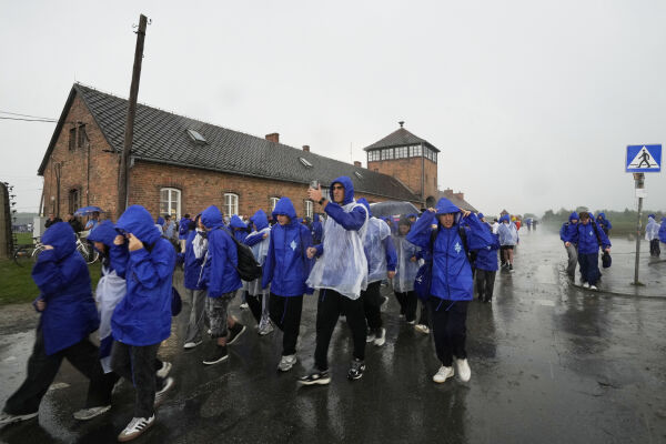 Går inn for obligatorisk holocaustreise for ungdomsskoleelever