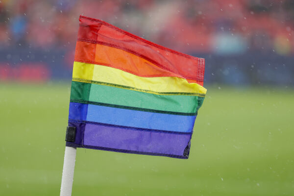 – Pride-flagget representerer politikk som ikke samler Norge