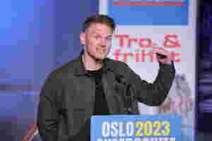 – Suspendert etter video om omvendelsesterapi