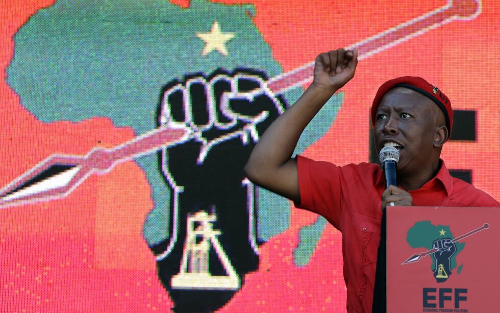 Julius Malema, lederen av South Africa's Economic Freedom Fighters (EFF) mener Israel er en ond stat som må fjernes fra kartet.
 Foto: Themba Hadebe/AP/NTB