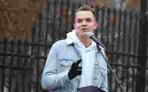 Nå vil Joel (20) slutte med partipolitisk arbeid