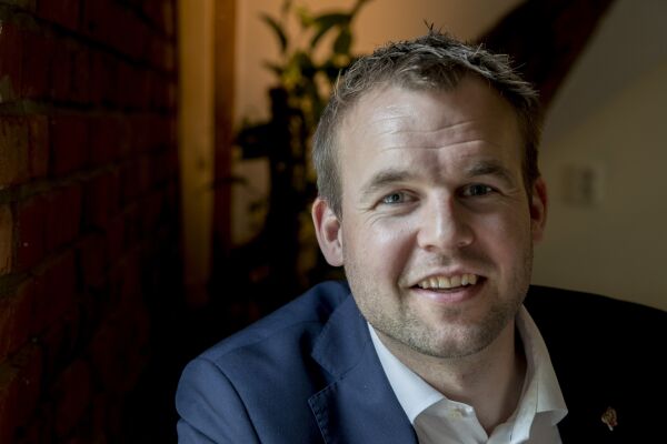 Ropstad tror på snarlig avtale for ureturnerbare asylsøkere