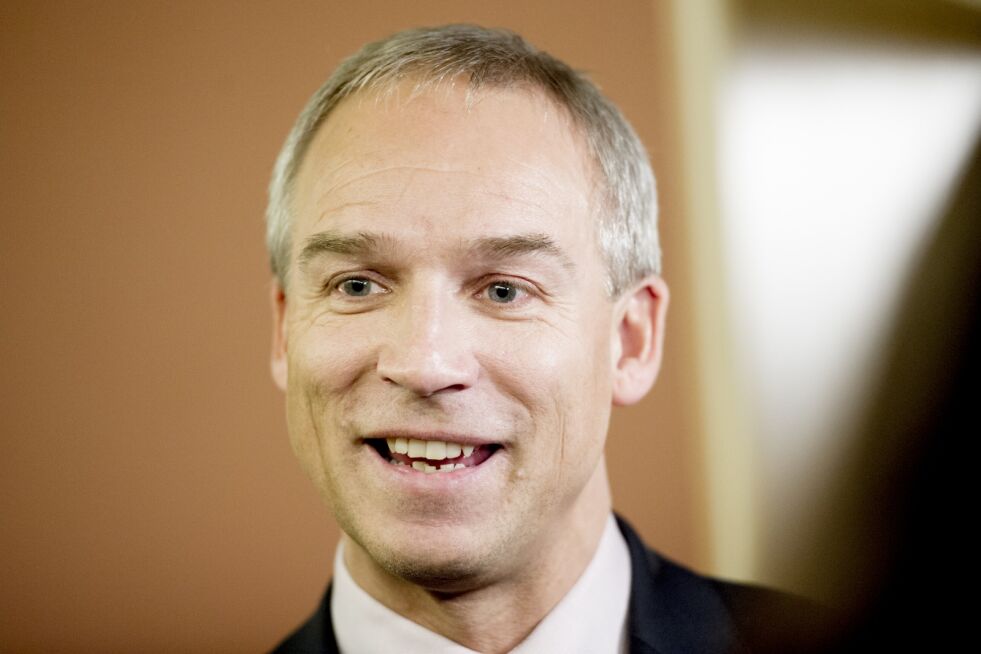 Hans Olav Syversen fra KrF tar til orde for regjeringssamarbeid med Senterpartiet og Høyre.
 Foto: NTB Scanpix