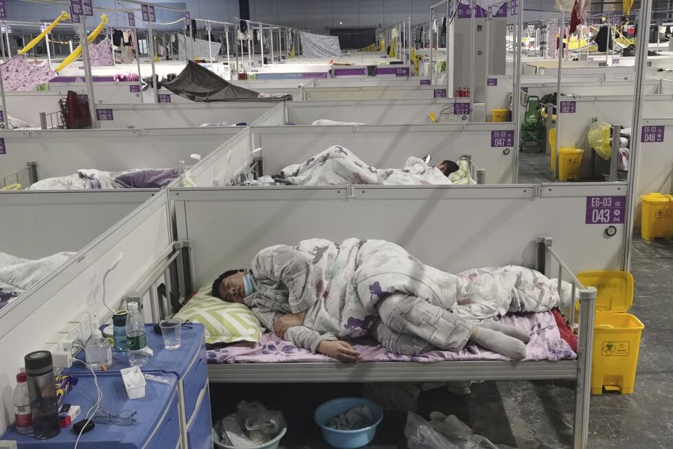 Shanghai: Mens resten av verden åpner opp, stenges deler av Kina ned. I Shanghai har myndighetene iverksatt svært inngripende tiltak for å bekjempe koronaviruset.
 Foto: Ap