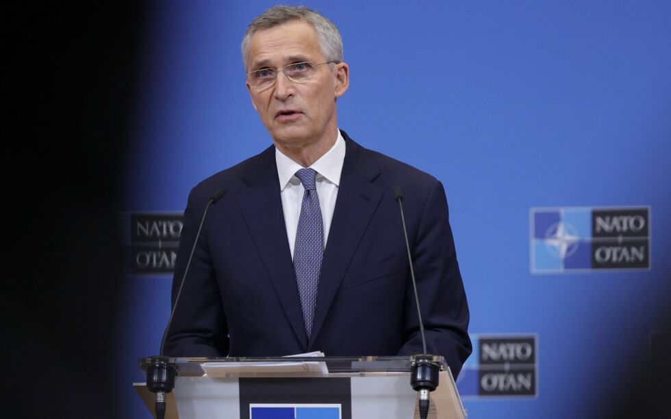 Natos generalsekretær Jens Stoltenberg ønsker de ekstra styrkene velkommen.
 Foto: Olivier Matthy / AP / NTB
