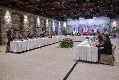 Ukraina hevder russerne krever mer enn før