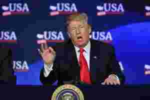 Trump trekker USA fra atomavtalen med Iran