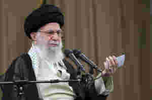 Irans øverste leder beordrer angrep mot Israel