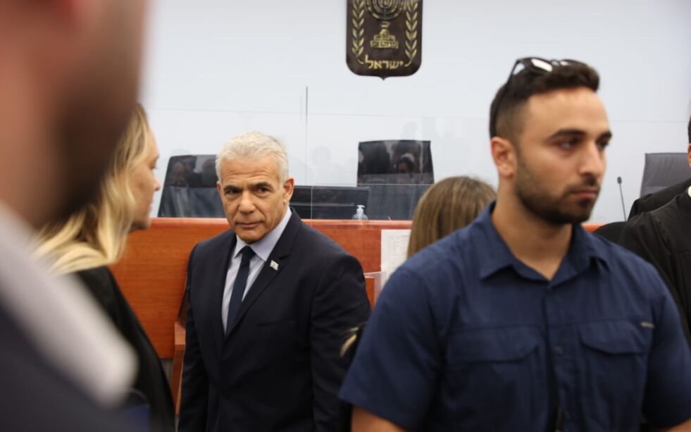 Tidligere statsminister og leder for opposisjonen i Israel, Yair Lapid, vitnet mandag i rettssaken mot Benjamin Netanyahu.
 Foto: Elad Zagman/TPS