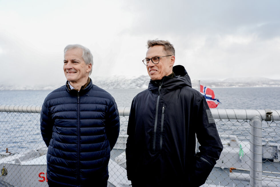 Statsminister Jonas Gahr Støre (Ap) og Finlands president Alexander Stubb møttes i Alta torsdag. Samme dag ringte de Sveriges statsminister Ulf Kristersson for å gratulere med svenskenes Nato-medlemskap.
 Foto: Heiko Junge / NTB