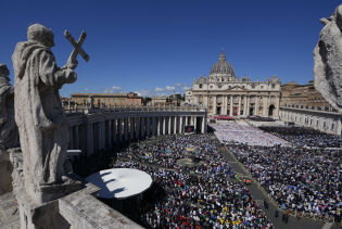 Paven stedt til hvile i Santa Maria Maggiore-kirken