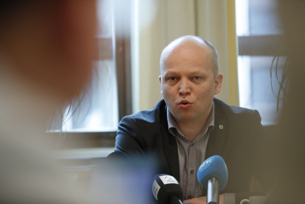 Senterpartiets leder Trygve Slagsvold Vedum holdt tirsdag pressekonferanse i forkant av partiets landsmøte i Trondheim.
 Foto: Torstein Bøe / NTB scanpix