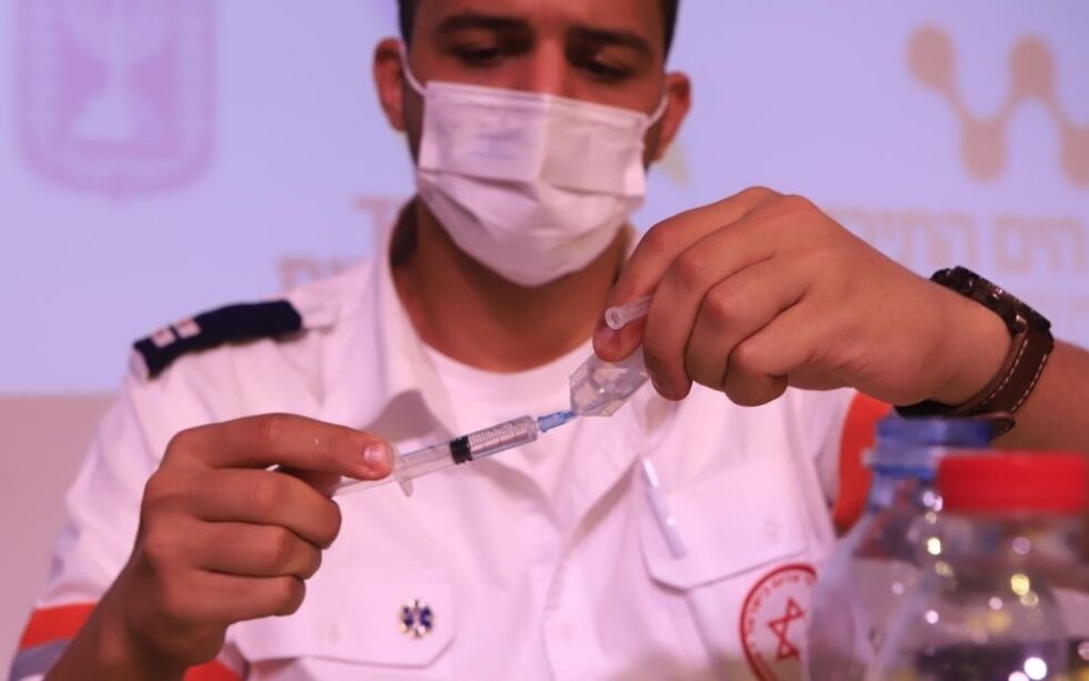 Israel har vaksinert over 100.000 palestina-arabere de siste ukene og flere står for tur.
 Foto: Eitan Elhadez-Barak / TPS