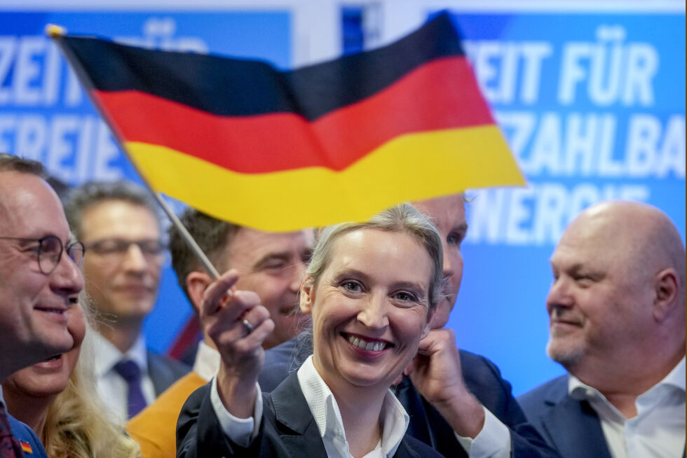 Sikkerhetstjenesten BfV regner nå hele AfD som ekstremistisk. Her feirer statsministerkandidat Alice Weidel et godt valg i februar.
 Foto: Michael Probst / AP / NTB