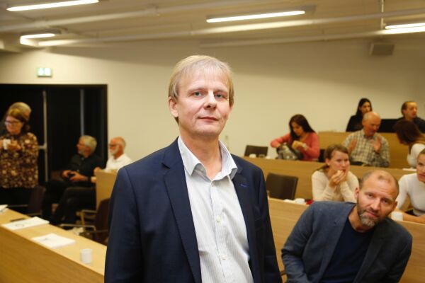 UNE ga serie-avslag til konvertitter