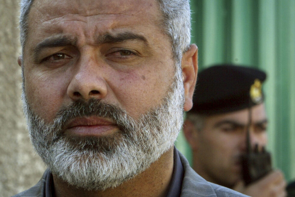 Hamas' øverste leder Ismail Haniyeh er ansvarlig for de bestialske drapene på israelske sivile som har utløst de israelske angrepene som nå rammer tusener av sivile palestinerne på Gazastripen. Det er mange år siden Haniyeh selv reiste fra Gazastripen.
 Foto: Foto: AP Photo/Adel Hana, arkiv/NTB.