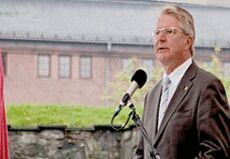 - Demokratiske prinsipper må aldri vike