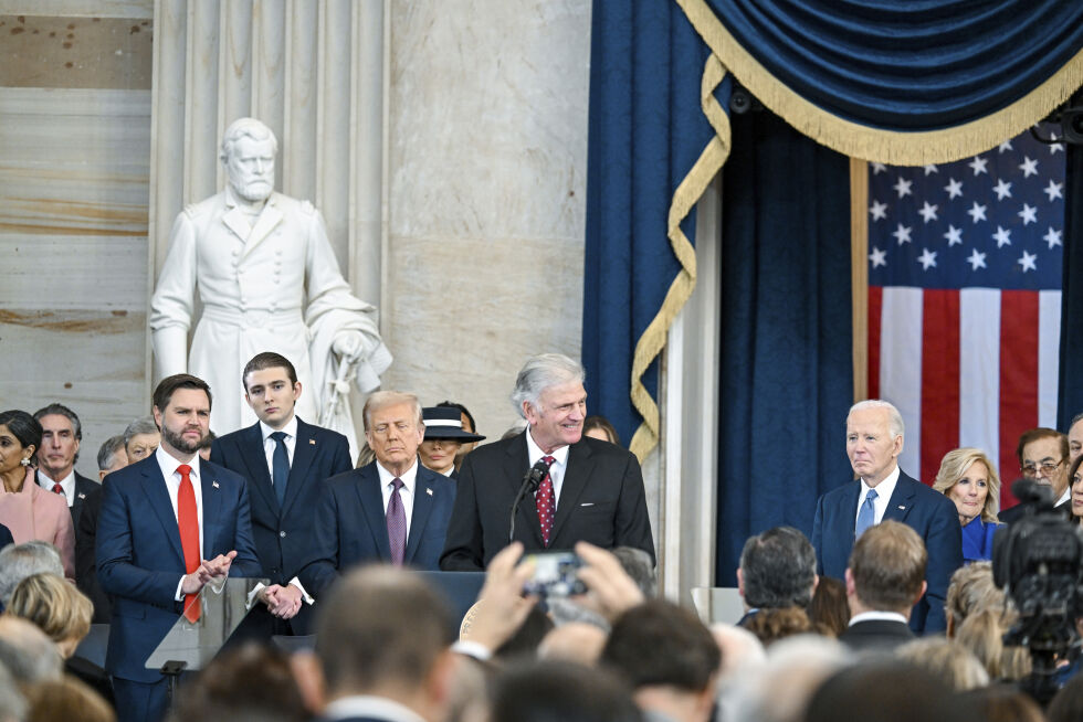 Franklin Graham talte under presidentinnsettelsen av Donald Trump.
 Foto: Kenny Holston/The New York Times via AP / NTB