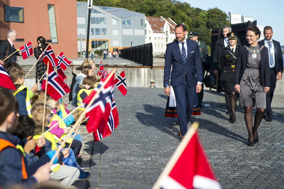 Kunnskapsminister Kari Nessa Nordtun i 2020, da hun var ordfører i Stavanger, med Kronprins Haakon utenfor Stavanger konserthus.
 Foto: Carina Johansen / NTB