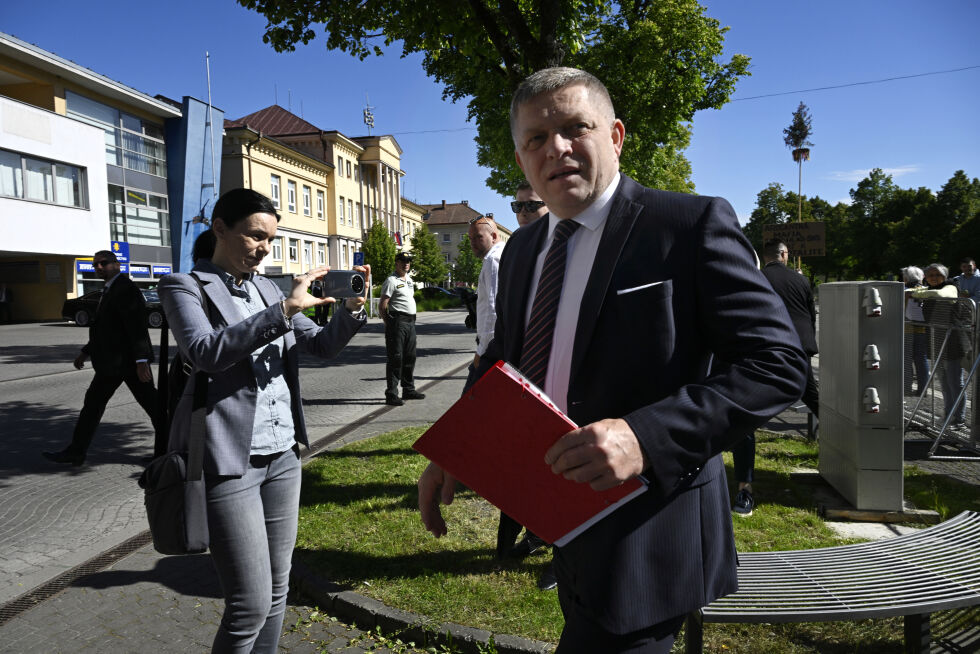Slovakias statsminister livstruende skadd etter å ha blitt skutt