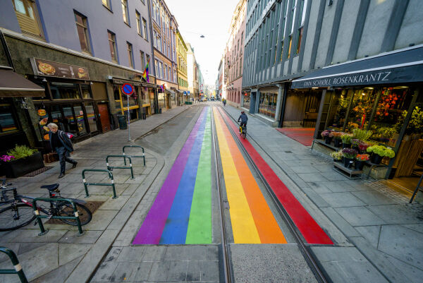 Lillestrøm kommune må fjerne gangfelt i regnbuefarger