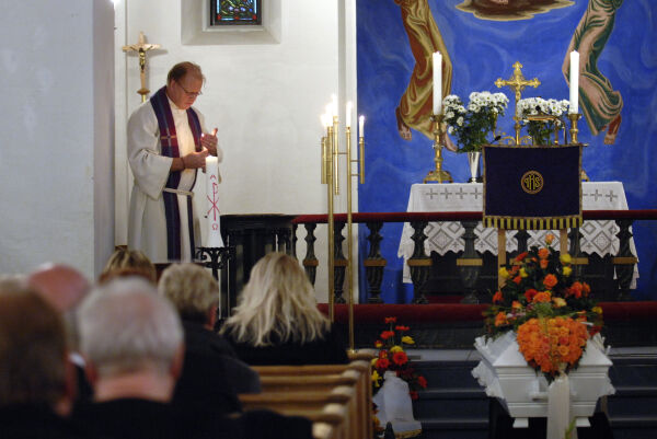 Ny musikk og liturgi for kirkelige gravferder