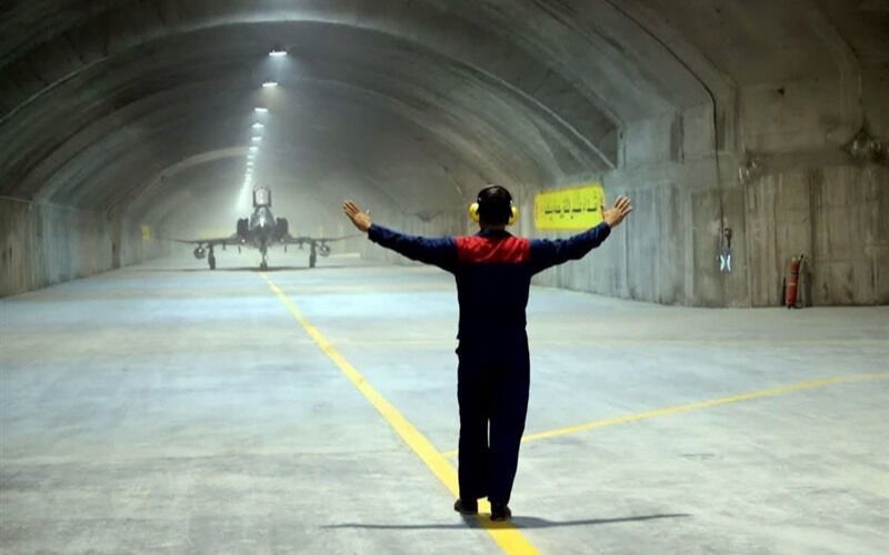 Iran har åpnet sin første underjordiske flybase.
 Foto: Eagle-44, Taznim News