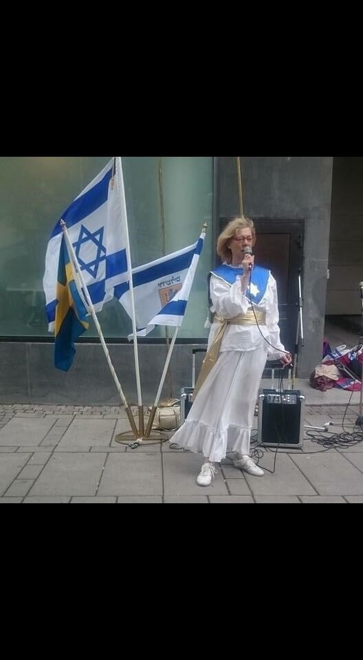 Birgitta Nilsson døde plutselig mens hun stod på torget i Sverige og talte Israels sak. Nå mener hennes venner at hun ble skutt med elektrosjokkvåpen kalt Taser.