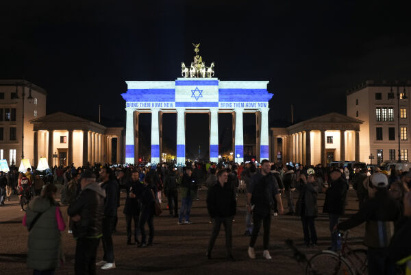 Verden sørger på ettårsdagen for terrorangrepet i Israel