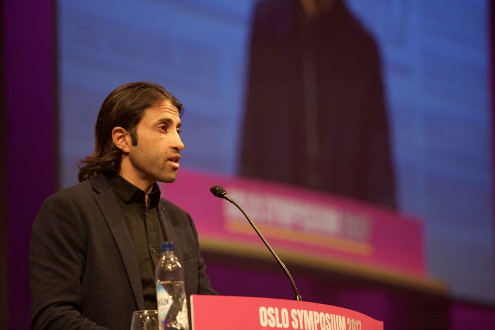 GJESTET NORGE IDAG: Mosab Hassan Yousef, fra da han talte på Oslo Symposium.
 Foto: Marion Haslien