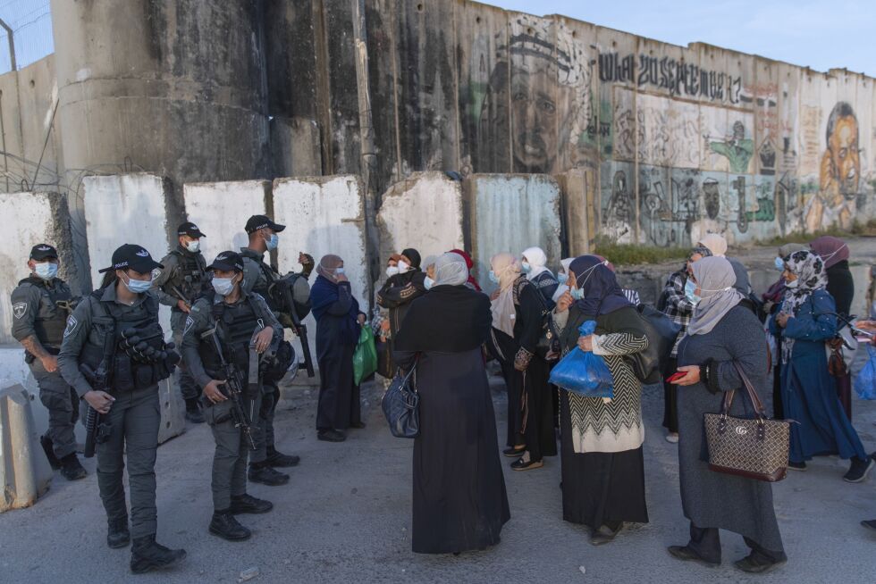 USA er ikke enig med Human Rights Watch i at Israel begår apartheid-forbrytelser. Illustrasjonsbilde fra et krysningspunkt mellom Ramallah og Jerusalem.
 Foto: Nasser Nasser / NTB
