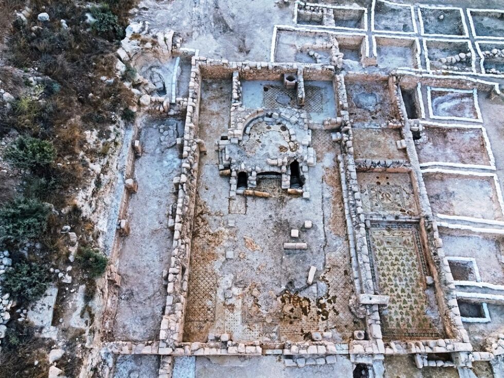 Ruiner av en kirke oppdaget i nærheten av Jerusalem.
 Foto: Assaf Peretz/IAA