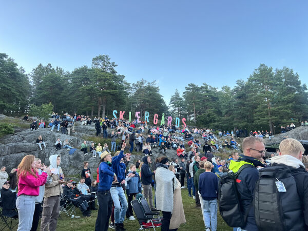 Tusenvis av ungdommer samlet til lovsang og konserter