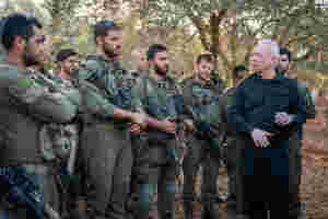 Forbereder eventuell bakkeinvasjon i Libanon