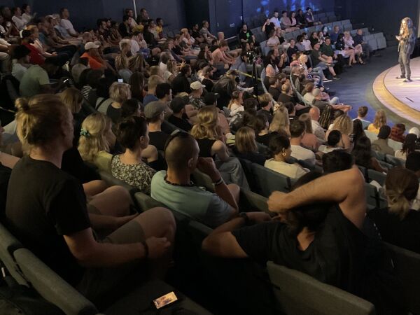 Fullt hus med rockestjernen Brian Welch