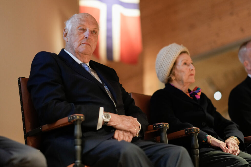 Kong Harald og dronning Sonja på Svalbard Museum i Longyearbyen i forbindelse med kongeparets fylkesbesøk på Svalbard.
 Foto: Cornelius Poppe / NTB